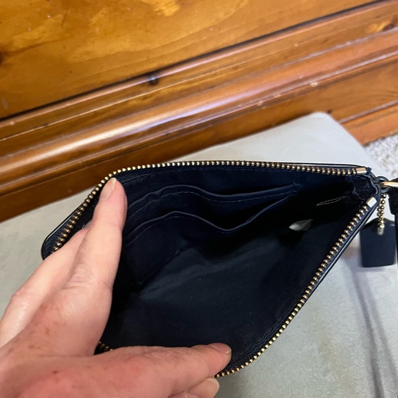 Coach Wristlet-Pebbled Leather –Dark Plum/Navy –EUC –Authentic Dust Bag Included - Picture 8 of 8